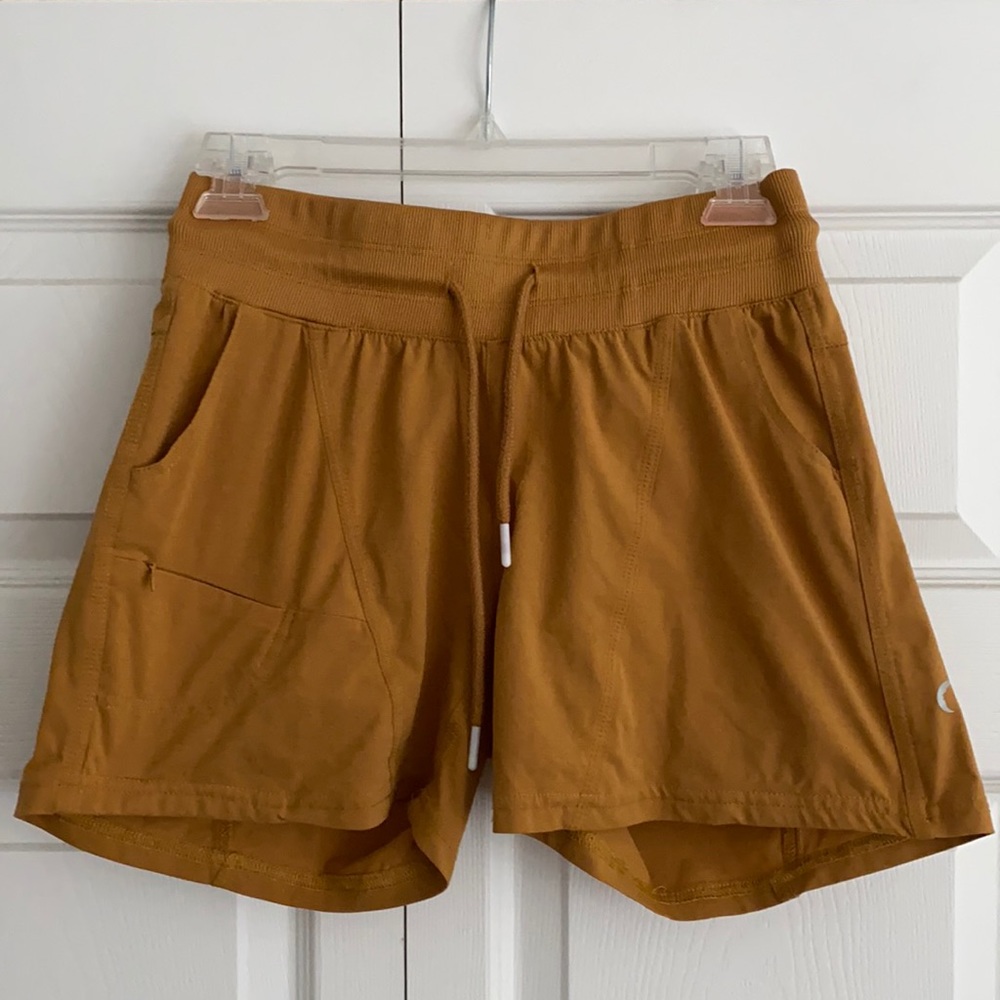 Zyia Canyon Shorts